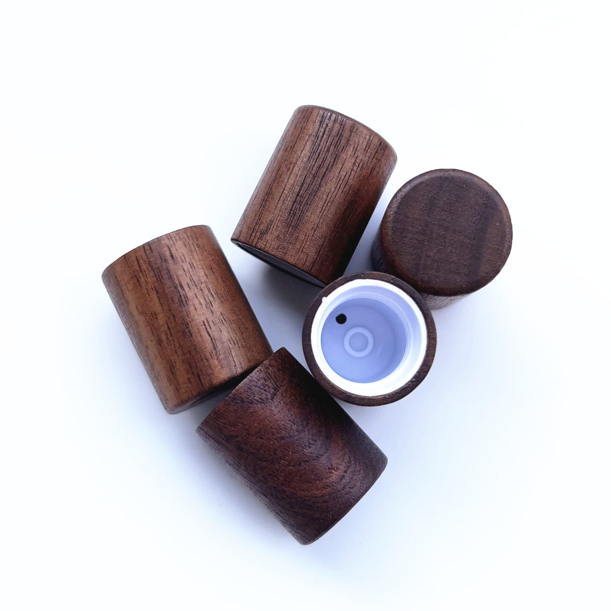 10X Natural Black Walnut Wood  - مراجعة Attar Oil Roll On وسعره